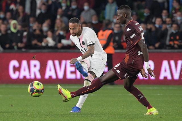 斯诺克世锦赛：赵心童首轮获胜晋级16强